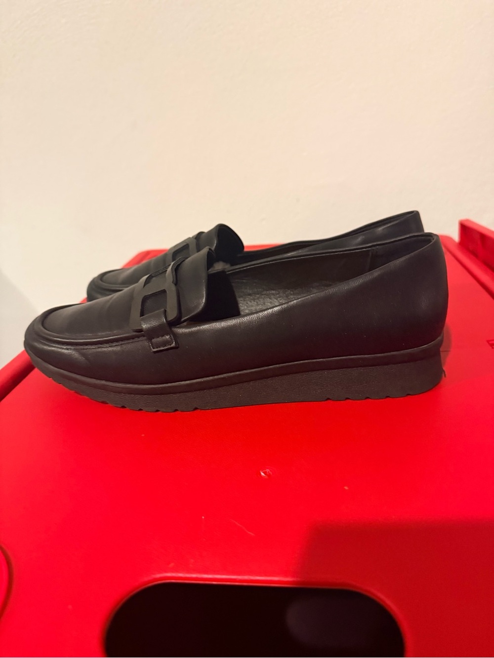 Black Leather Beartraps Memory Foam Loafers Women’s Size 9.5 - Picture 2 of 7